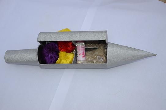 Holi gift packet rocket