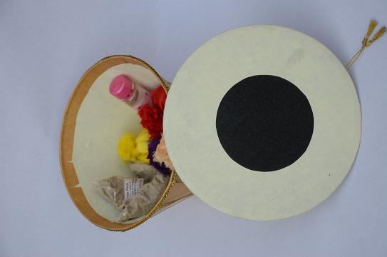 Holi gift packet drum